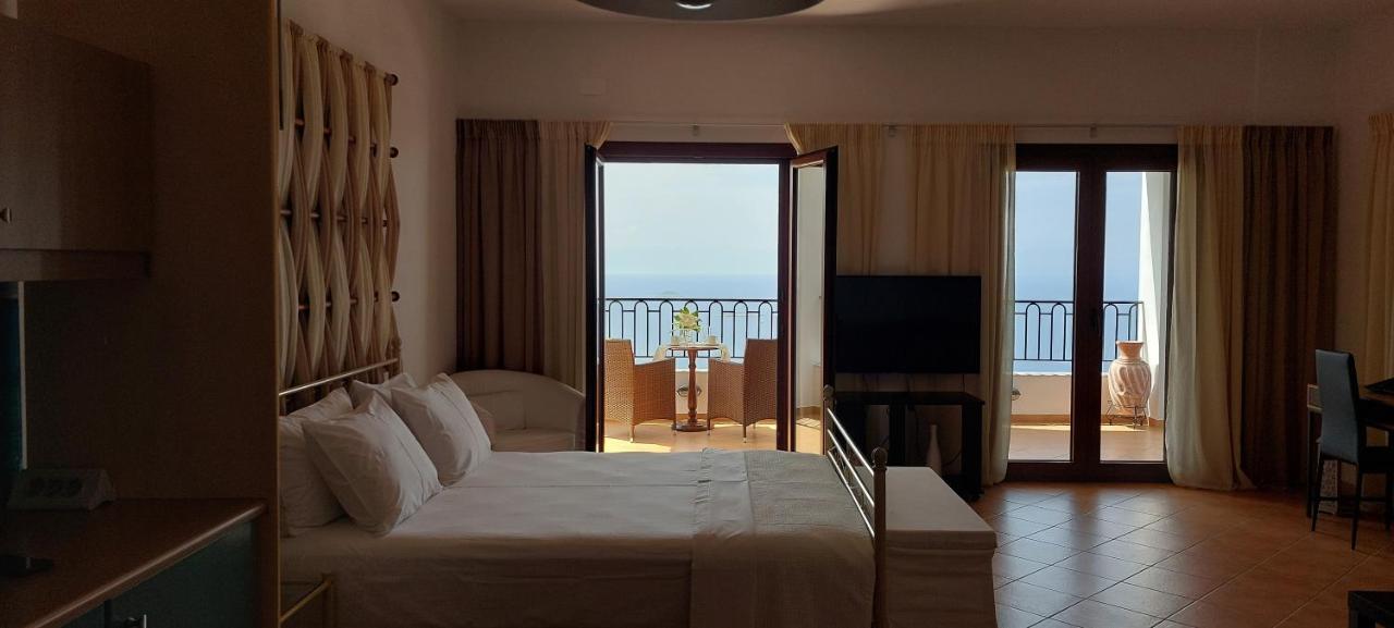 Horizon Studios With Sea View - Free Parking Glossa Exteriör bild